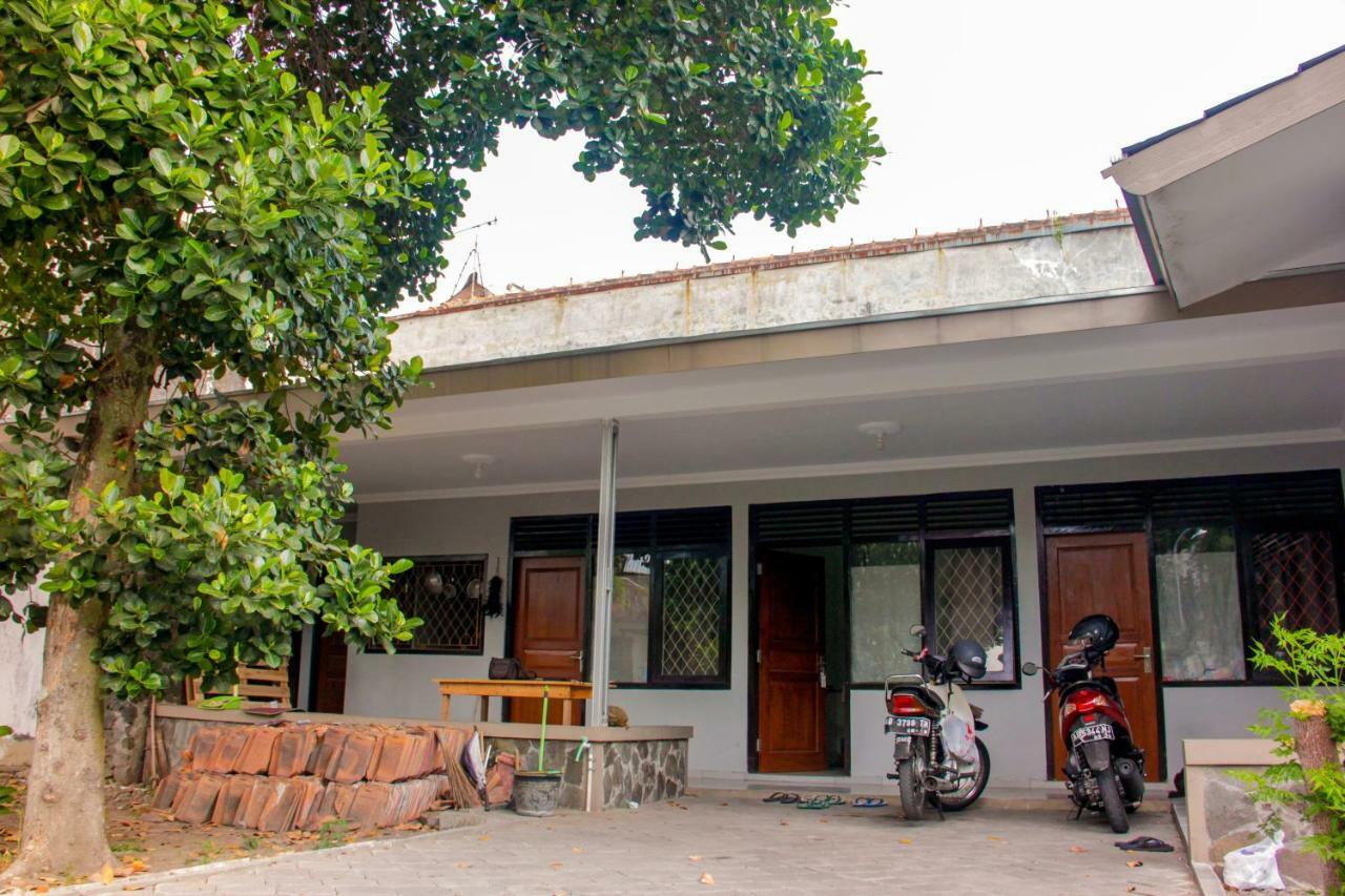 Srikaloka 12 Kostel - For Female And Couple Appartement Jogjakarta Buitenkant foto